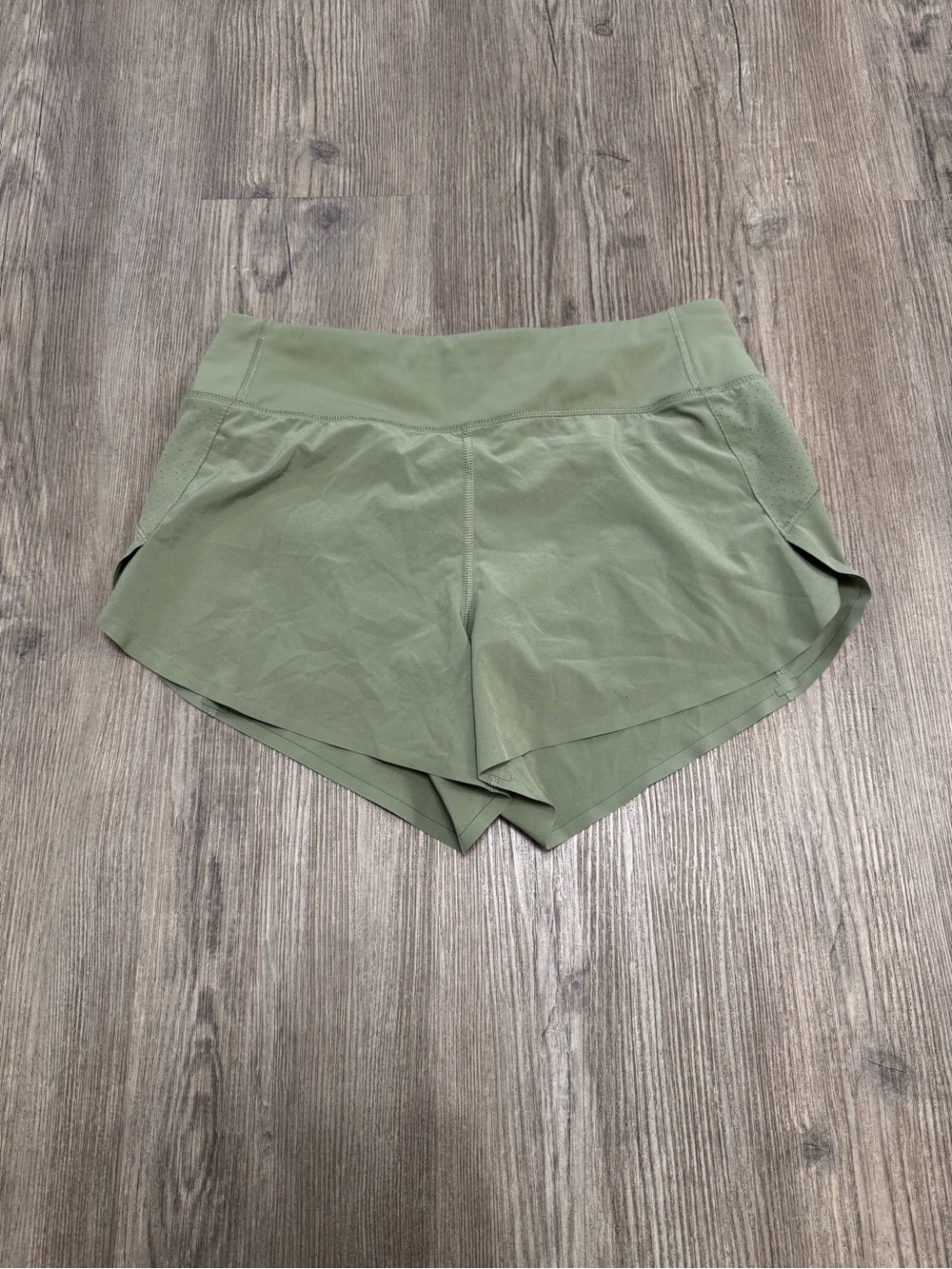 Athleta Run With It 3.5 Shorts Womens Small Green Running Gym Athletic Stretch